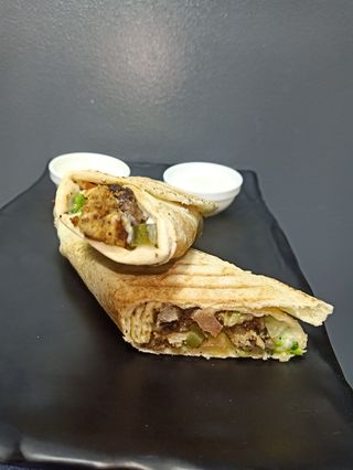 Sandwich Shawarma Mixte+ frites 