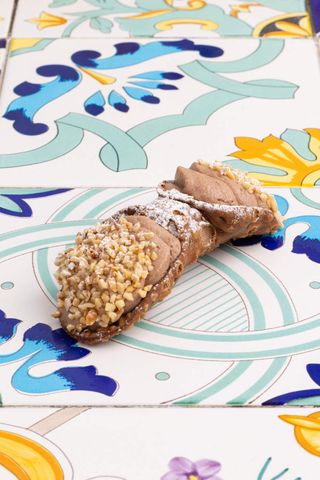 Cannolo nocciolato