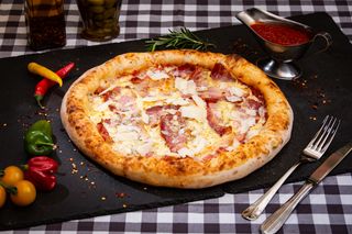 Pizza Carbonara Ø 32cm 1