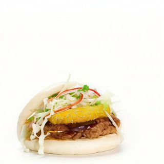 Bao de pato con naranja, mostaza y hoisin fresa