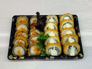 Caixa c17 sushi frito misto 22 peças