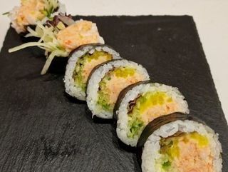 Kani Mikkusu Futo Maki