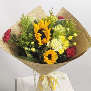 თაიგული მზესუმზირებით და 2215 იანთუსებით