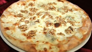 Pizza alle noci speciale