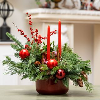 Aranjament Floral ”Poveste de Decembrie”