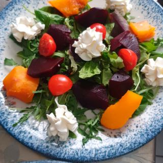 Салат "с тыквой,свеклой и творожным сыром