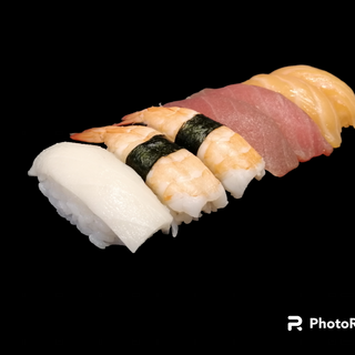 Nigiri Variados (7 Uds.)