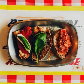 Totò, Peppino è a Mala Femmina