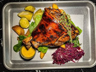 Рулька з картоплею та тушкованою капустою (1600г)