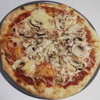 Pizza Funghi srednja 30 cm