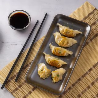 GYOZAS DE POLLO ASADO 7 Unid.