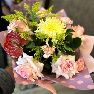 Buchet trandafiri, anthurium si crizantema