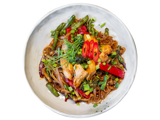 Локшина з куркою та овочами