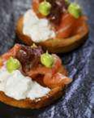 29 Crostino smoke salmon 2 pezzi