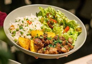 Rojões com Arroz e Batata + salada