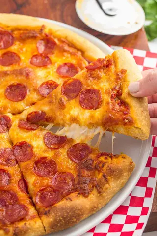 Pizza De Pepperoni (33 Cm.)