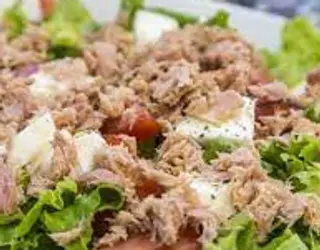 Insalata mista con tonno