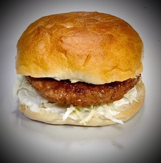 Punjena juneća pljeskavica  DIMLJENIM SIROM- TRAPIST