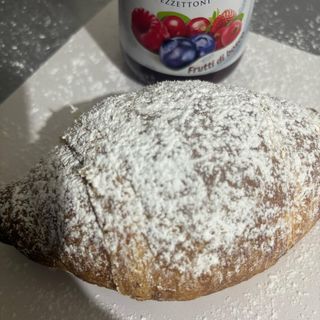 Cornetto ai frutti di bosco