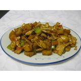 55. Пилешко с картофи (800г)