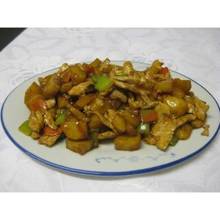 55. Пилешко с картофи (800г)