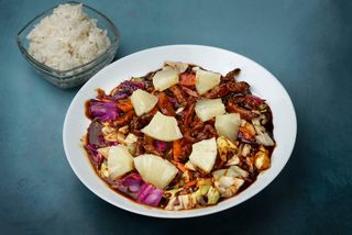 Piletina sa ananasom u kiselo - slatko - ljutom sosu