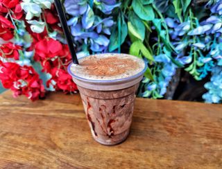 Протеинов шейк от шоколад и банан