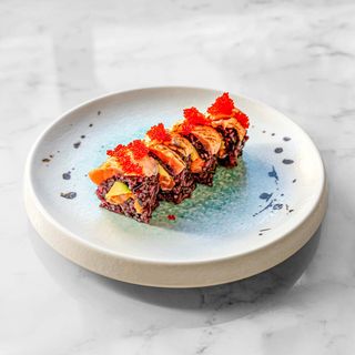 Uramaki sake roll spicy