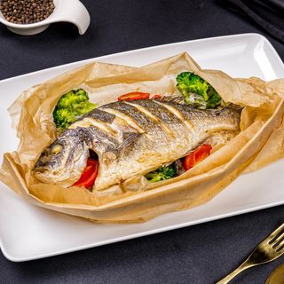 DORADA LA PLITA INCINSA CU LEGUME LA TIGAIE 