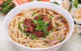 Zuppa di ramen con manzo牛肉拉面