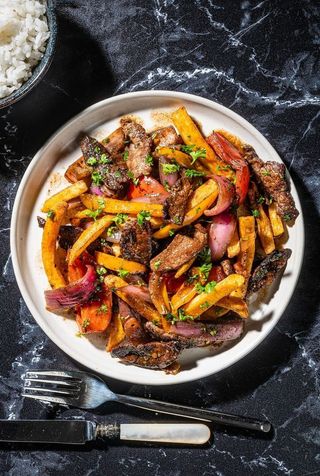 Lomo saltado