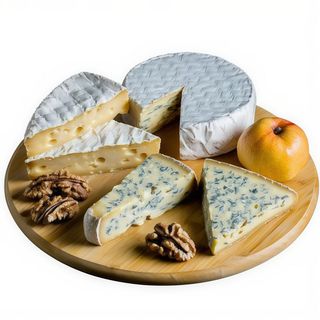 Surtido De Quesos Asturianos Con Dulce Y Nueces