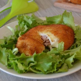 Mozzarella panata ripiena di prosciutto cotto 