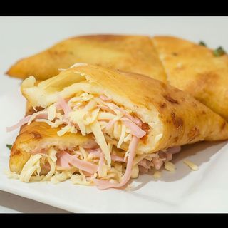 Empanada Jamón y Queso