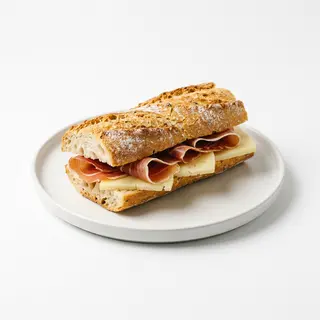 Bocadillo Serrano Con Queso Mahón