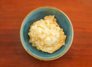 Чеснови мачкани картофи 200г.