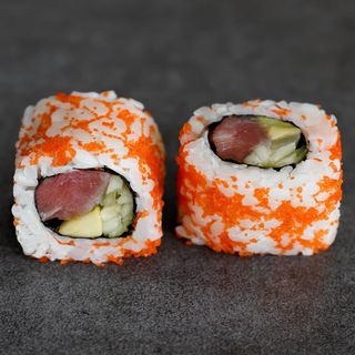 Каліфорнія з тунцем в тобікі (205г/6шт.)