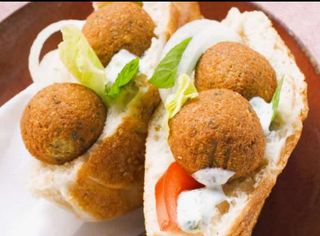 Falafel specjalny bułka standard