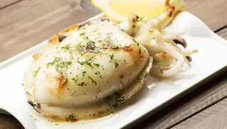 Sepìa A La Plancha Con Cebolletas