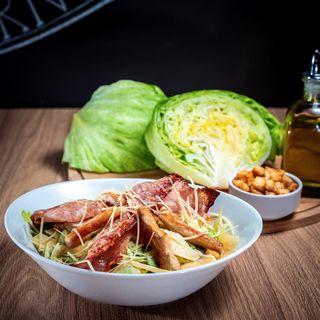 Салата Цезар с пиле (300г) 