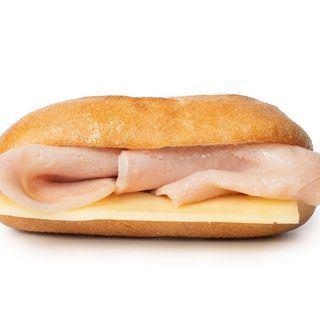 32. Lomo al ajillo y queso madurado