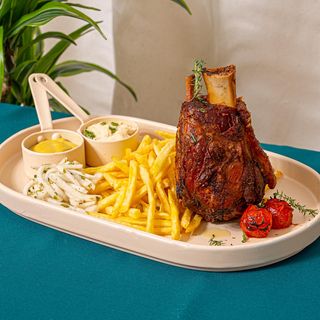 Ciolan de Porc cu hrean si mustar