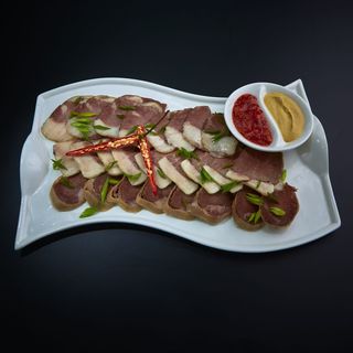 Нарезка из конины