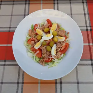 Ensalada Mixta de Atún