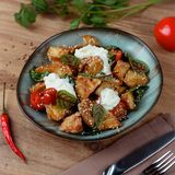 Салат из хрустящих баклажан