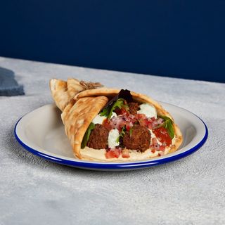 Pita de Albóndigas de Cordero