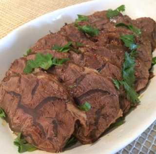 Manzo con cetrioli