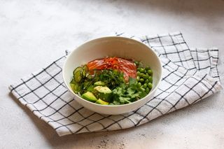 Поке боул с лососем (230 гр.)