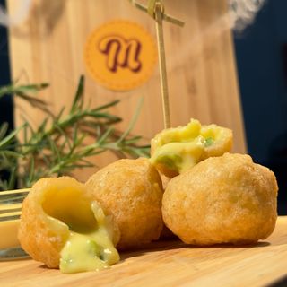 Bolas de Queijo Picante