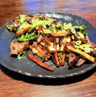 Beef Spicy Pan - Tigaie de vită uşor picantă 